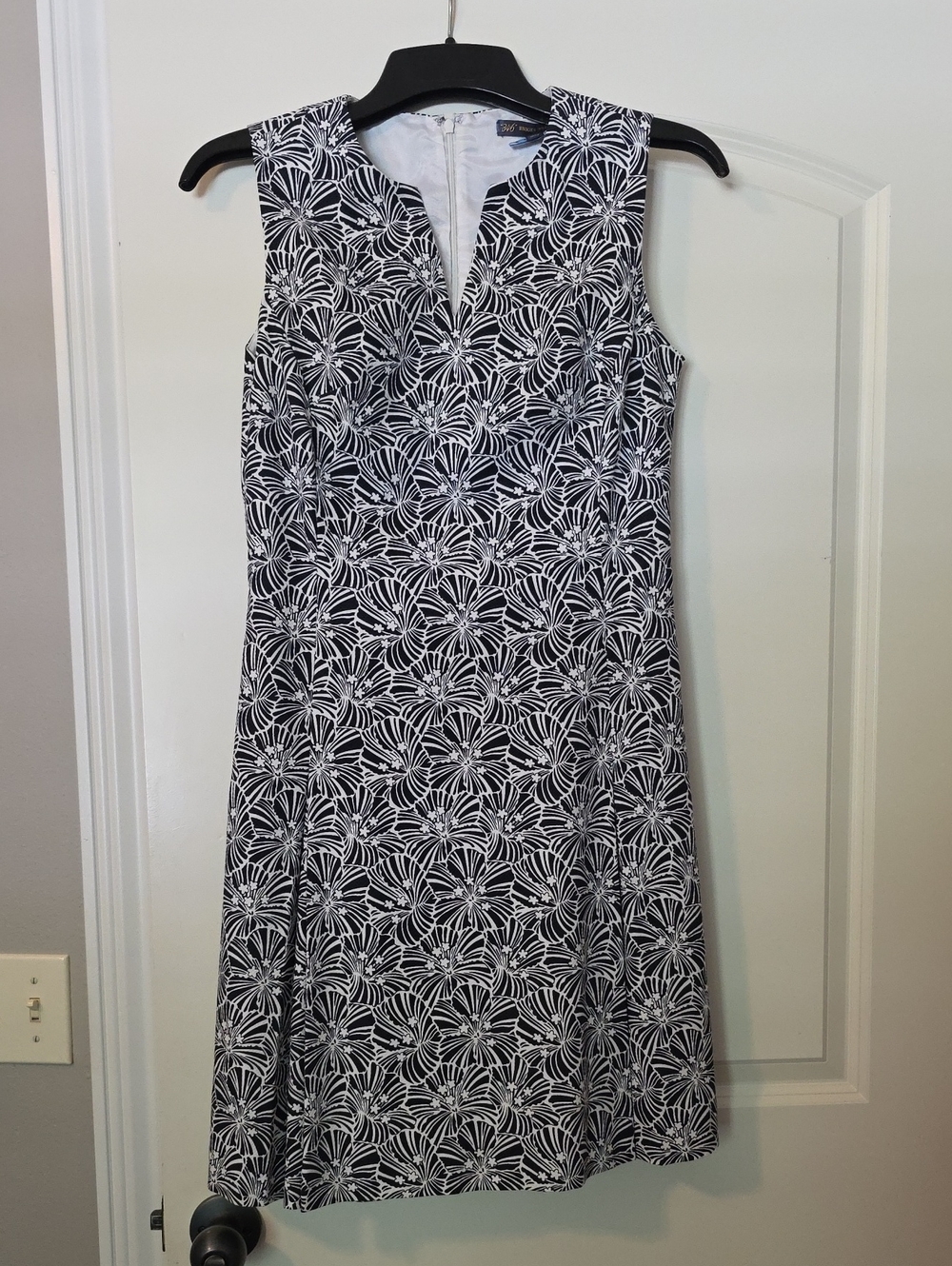 Brooks Brothers Black & White Floral-Print Sleeveless Midi Dress